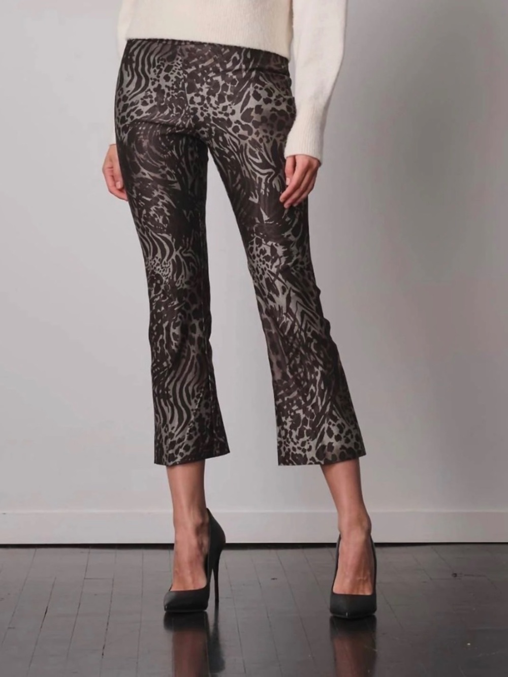 Avenue Montaigne Leo Leopard Print Kick Flare Pants Size 6